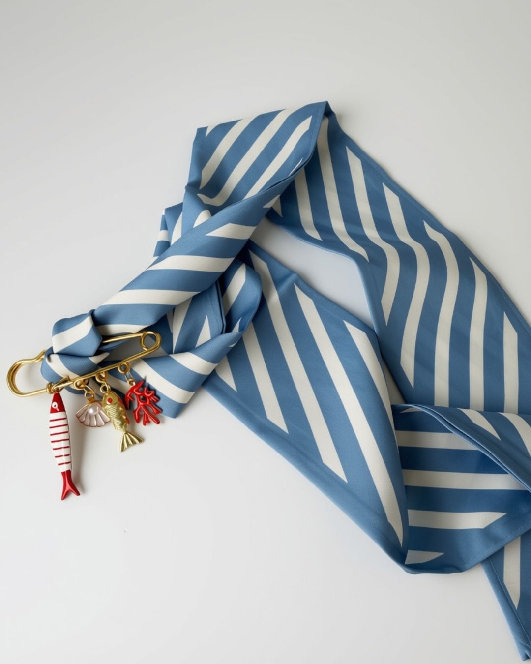 Charm Navy Peixinhos